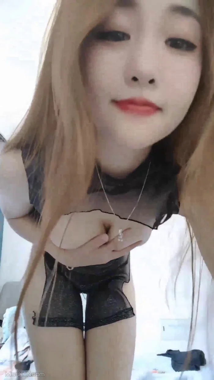 热舞甜甜_ 肥美御姐 私拍合集