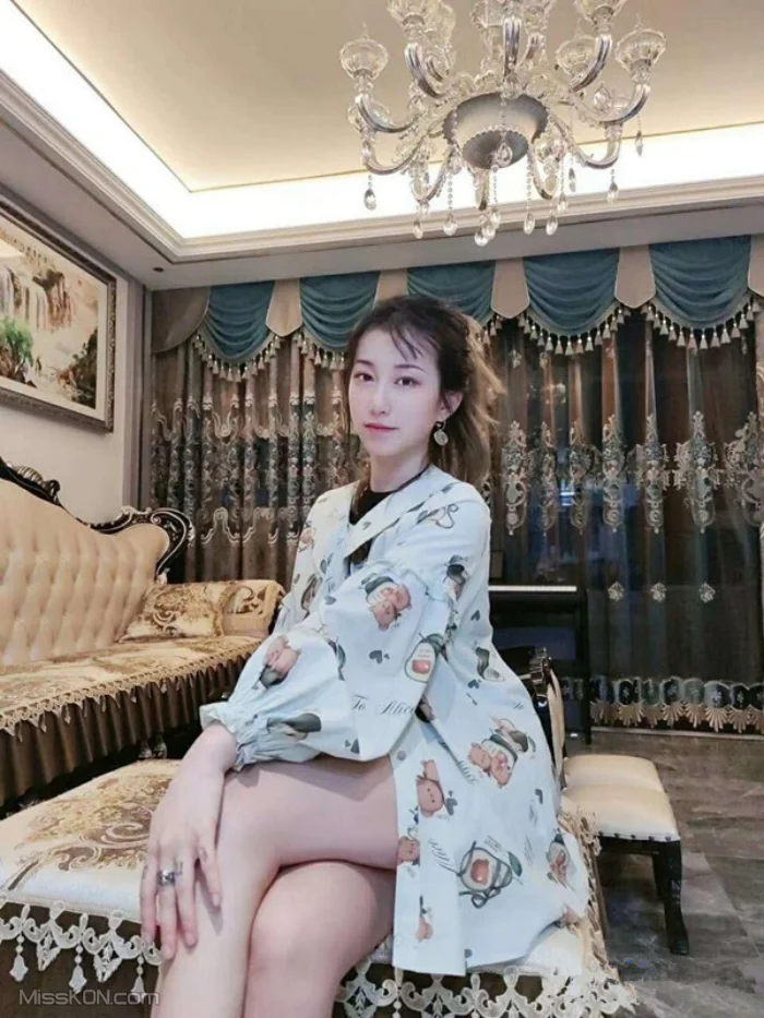 禧阿妹_ 极品御姐私拍泄密 露脸高颜气质女神 表里不一极度反差