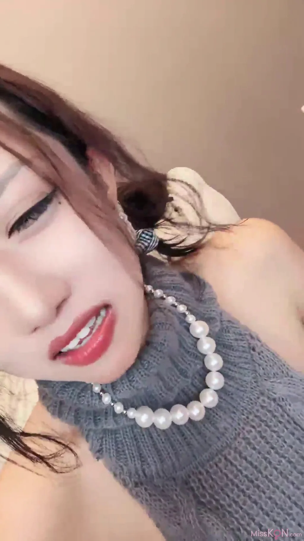 鹿思_ 非常敬业的女主播 姨妈走了就来直播啦