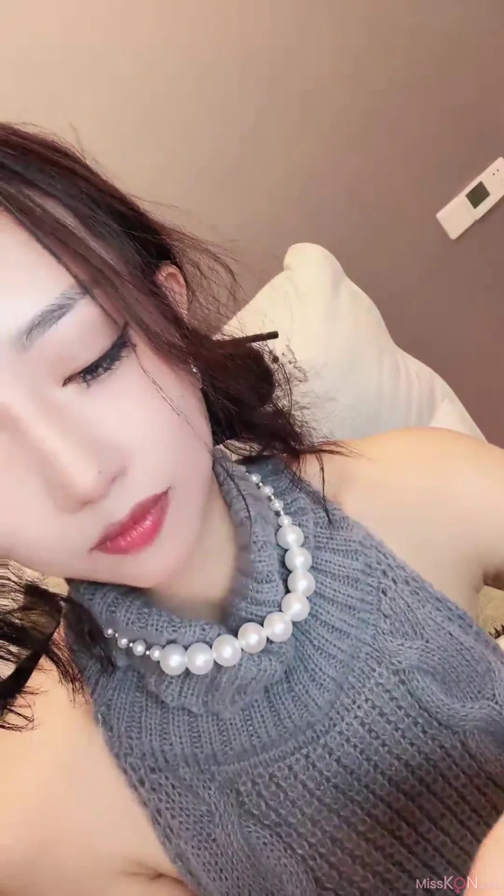 鹿思_ 非常敬业的女主播 姨妈走了就来直播啦