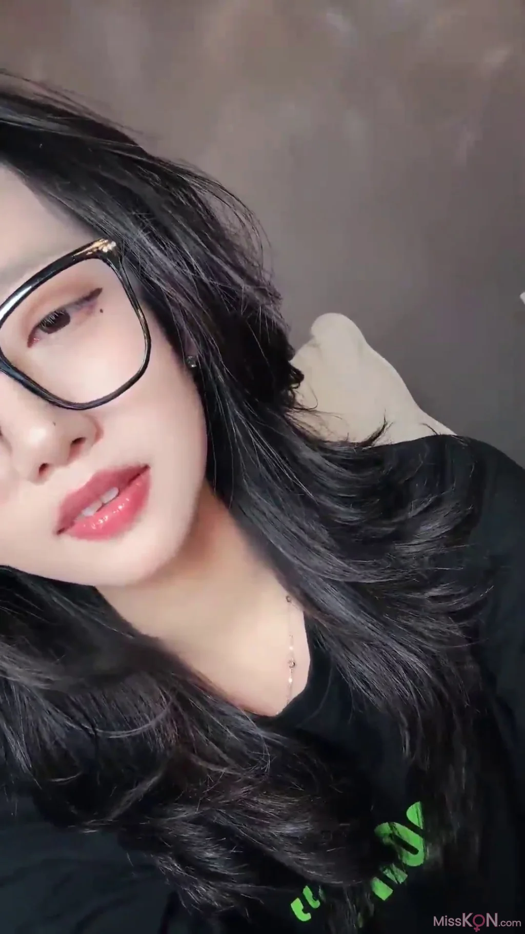 鹿思_ 非常敬业的女主播 姨妈走了就来直播啦