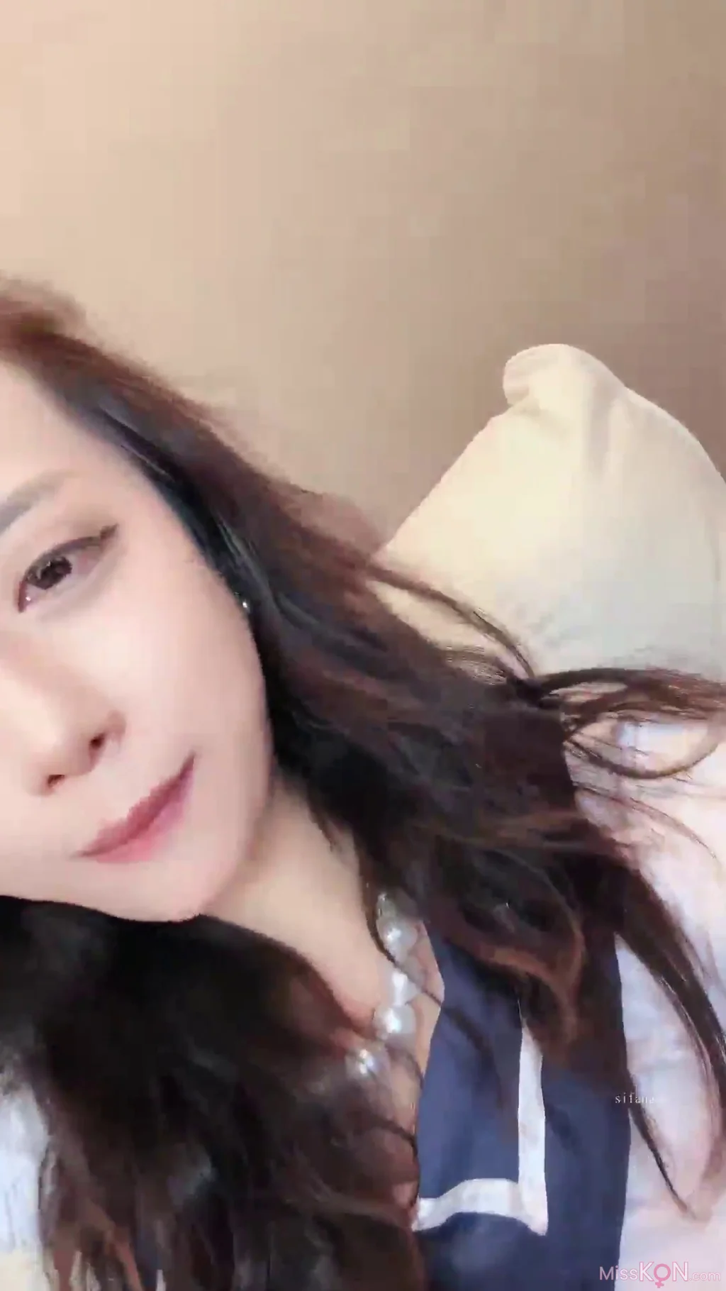 鹿思_ 非常敬业的女主播 姨妈走了就来直播啦