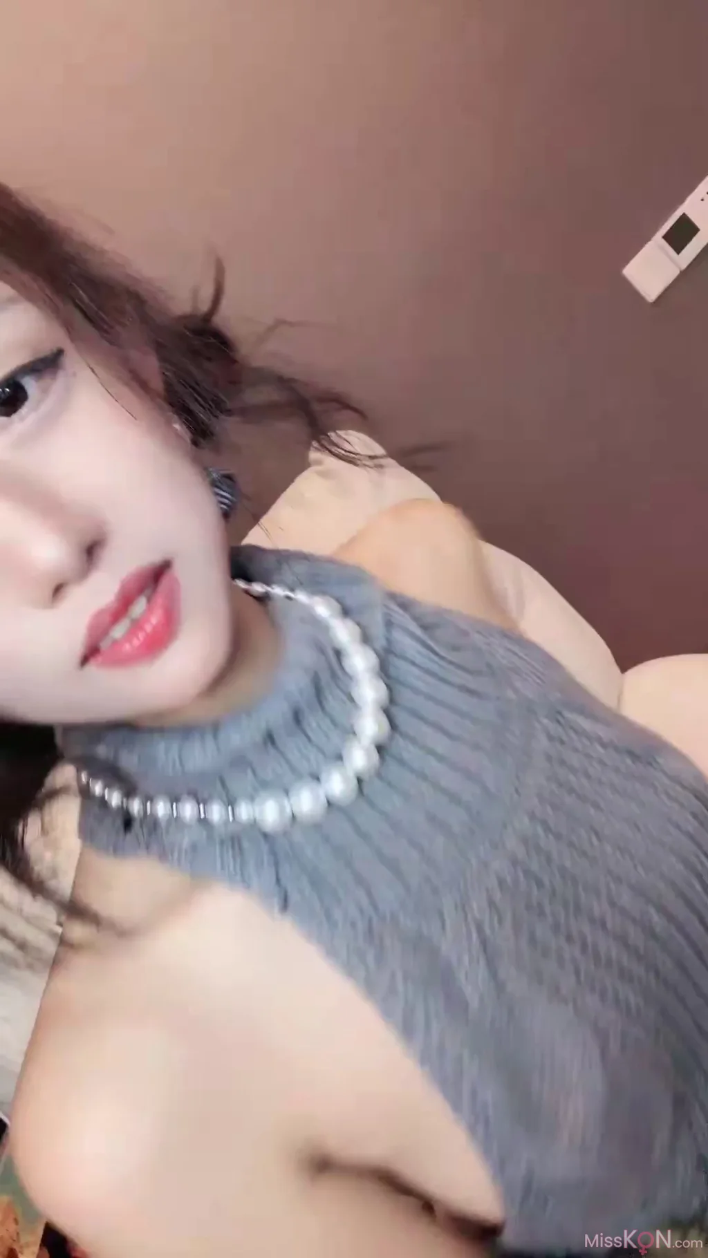 鹿思_ 非常敬业的女主播 姨妈走了就来直播啦