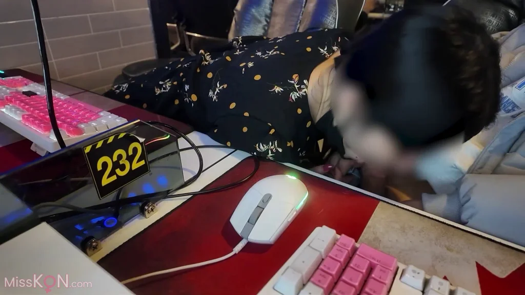 지수_PC방_ 사까시 올노출화장실 자위