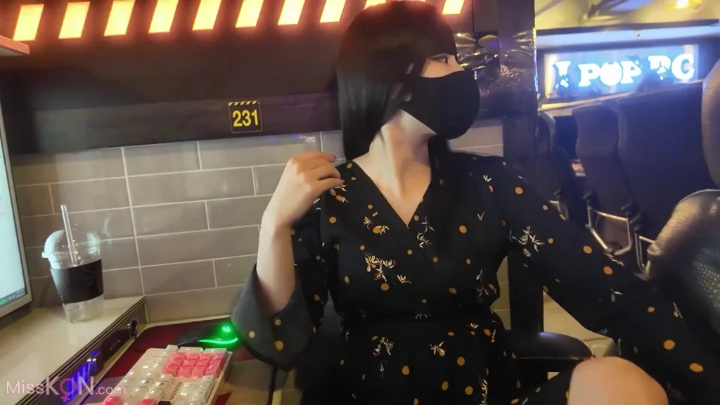 지수_PC방_ 사까시 올노출화장실 자위