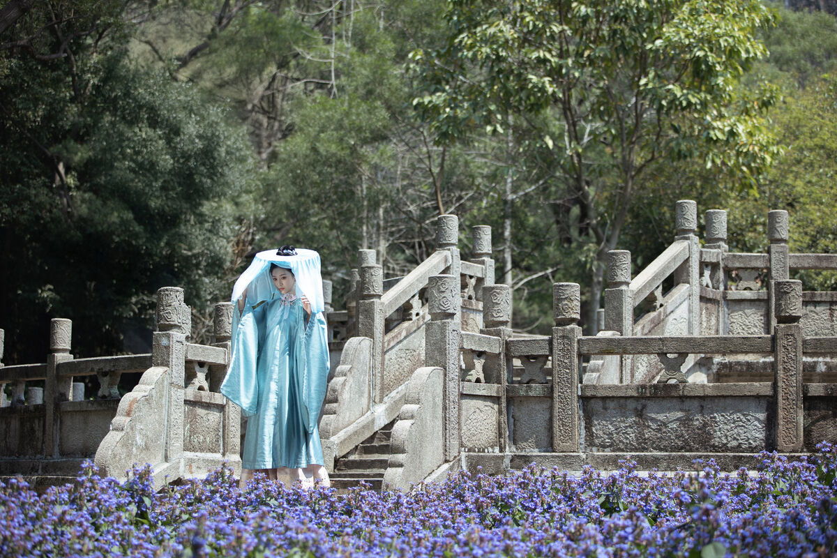 YiTuYu艺图语 Vol.8831 Zhi Zhi Qi