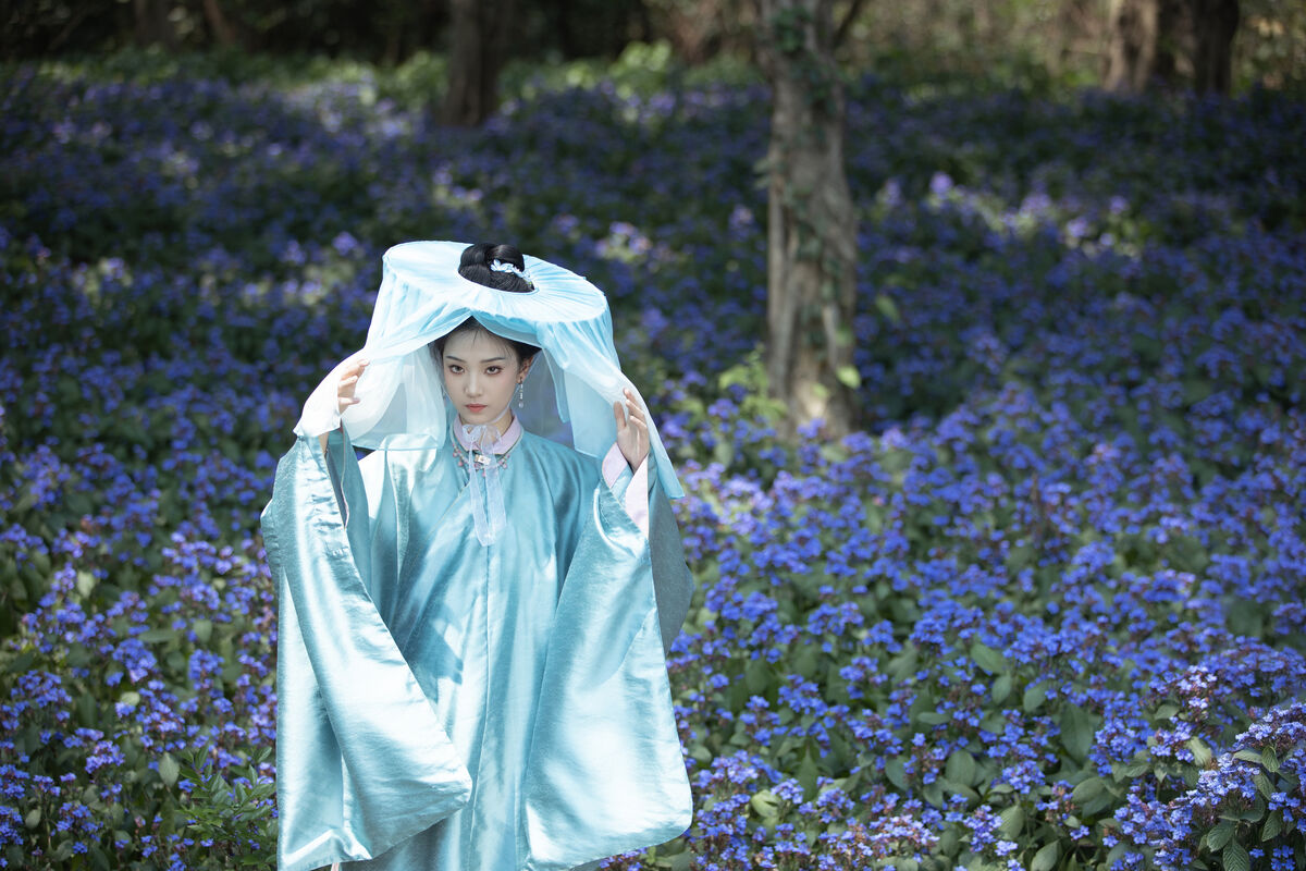 YiTuYu艺图语 Vol.8831 Zhi Zhi Qi