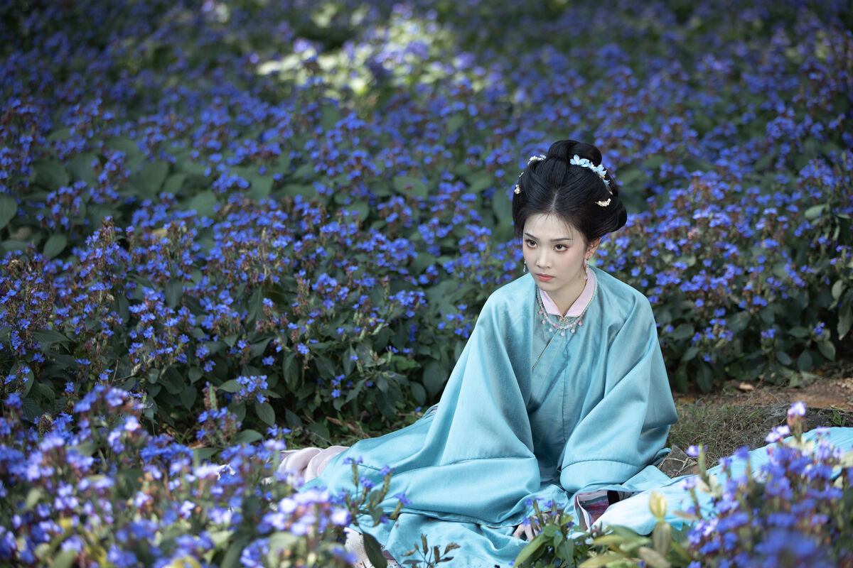 YiTuYu艺图语 Vol.8831 Zhi Zhi Qi