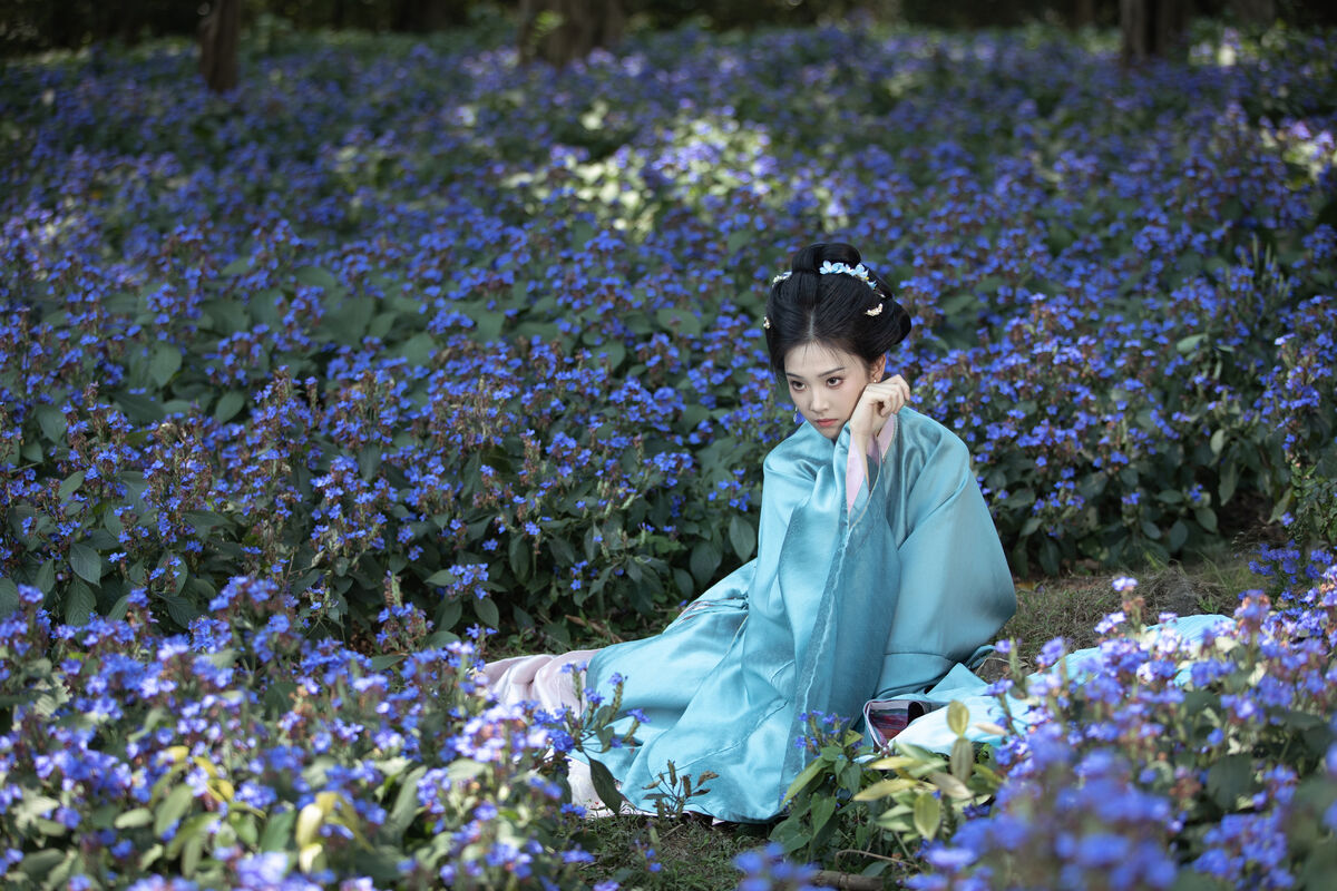 YiTuYu艺图语 Vol.8831 Zhi Zhi Qi