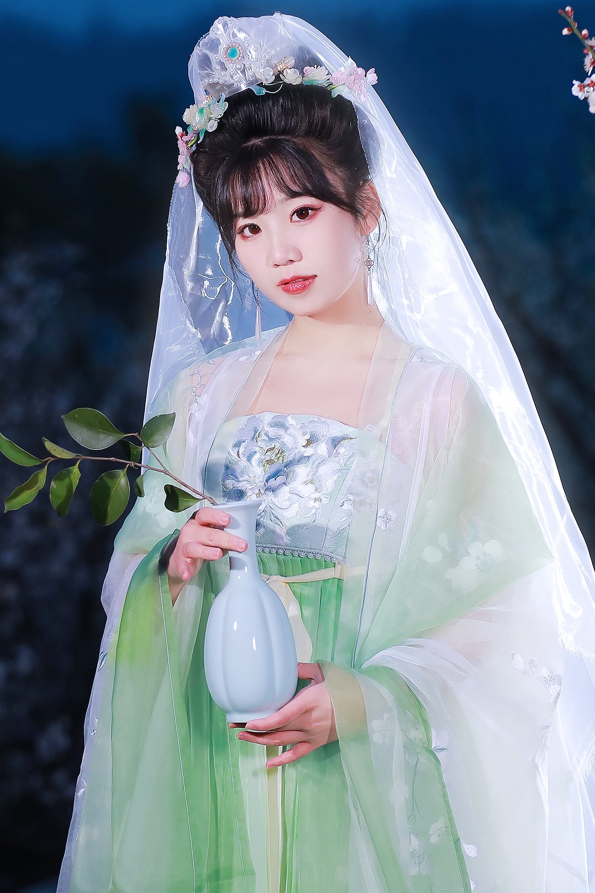 YiTuYu艺图语 Vol.8718 Zhou Zhou AY