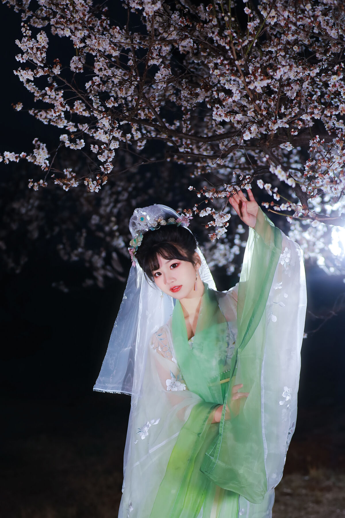 YiTuYu艺图语 Vol.8718 Zhou Zhou AY