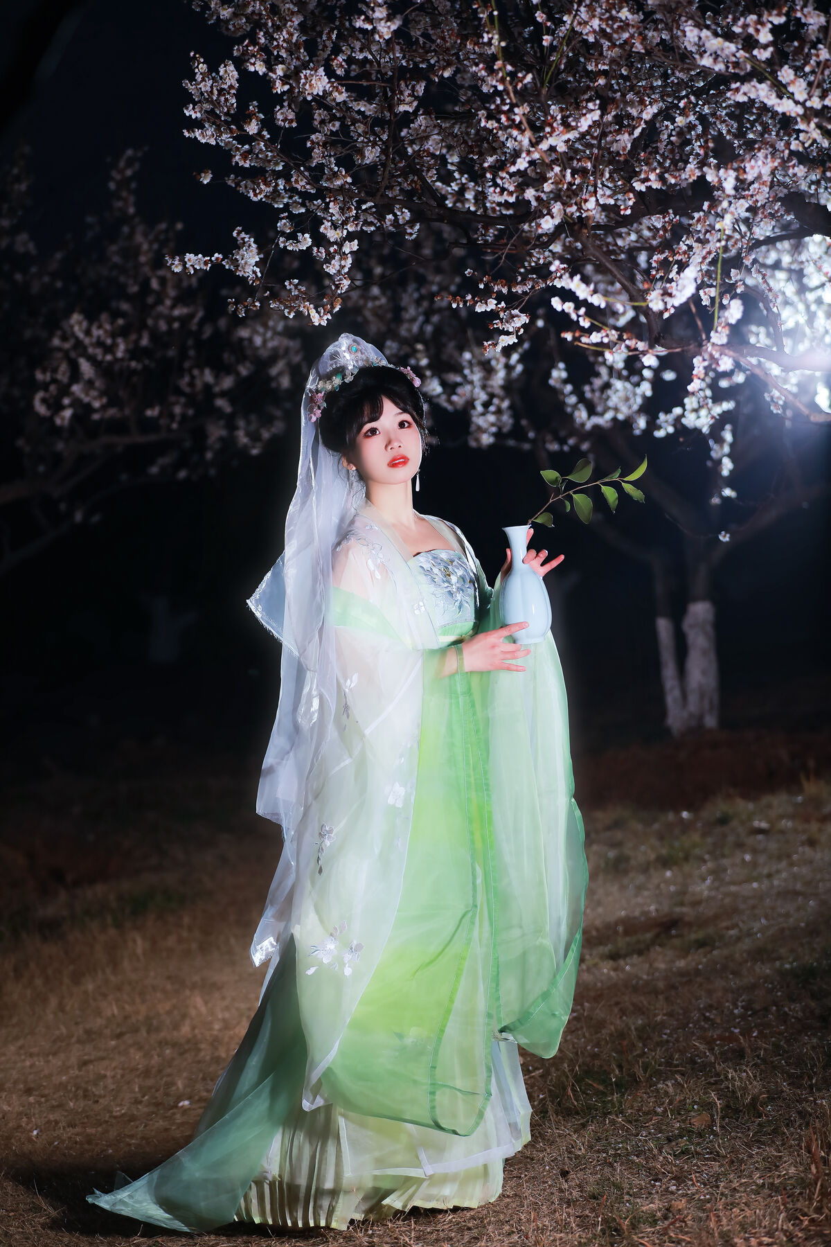 YiTuYu艺图语 Vol.8718 Zhou Zhou AY