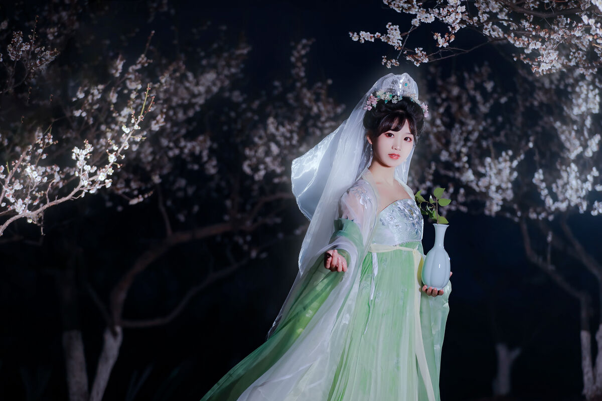 YiTuYu艺图语 Vol.8718 Zhou Zhou AY