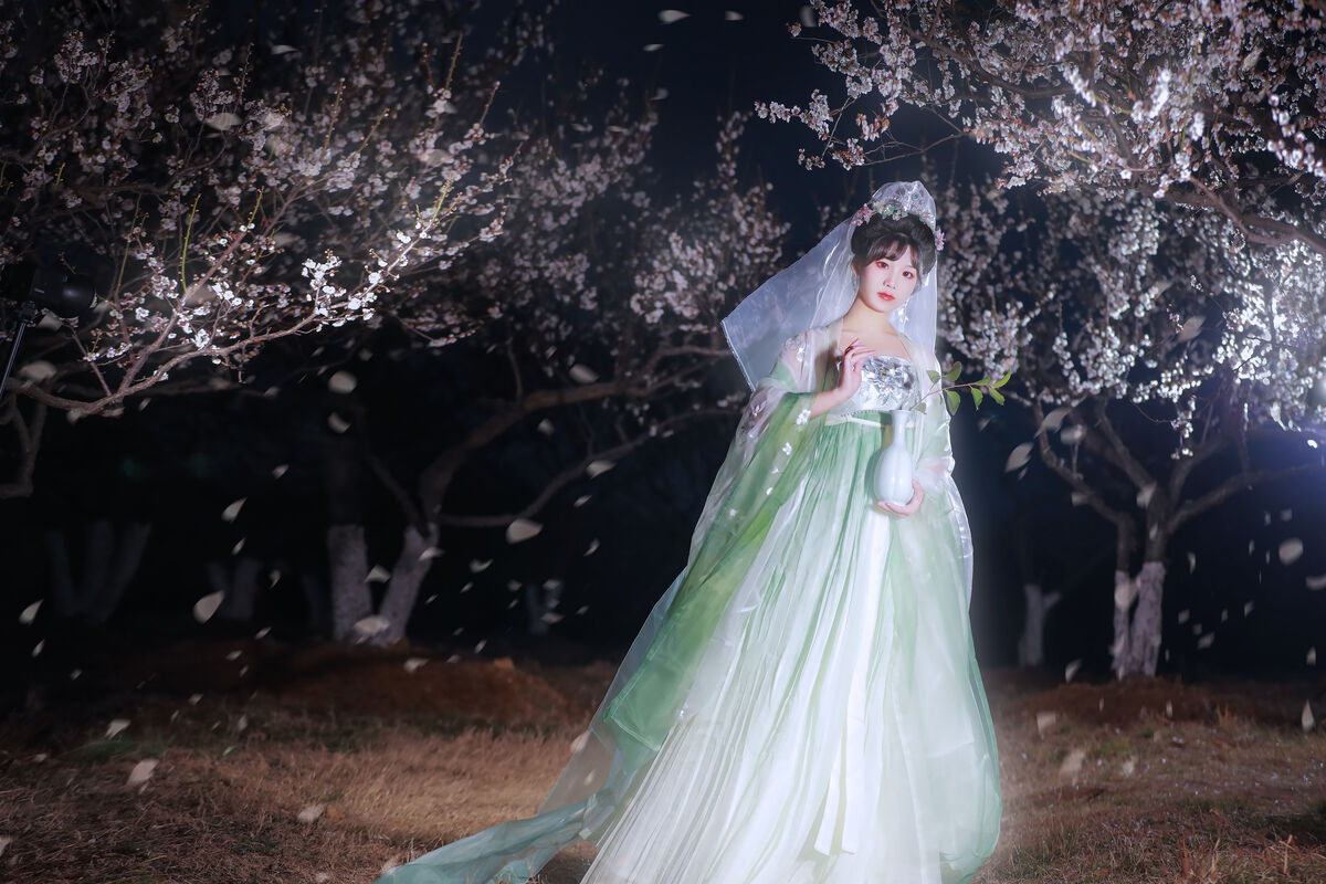 YiTuYu艺图语 Vol.8718 Zhou Zhou AY