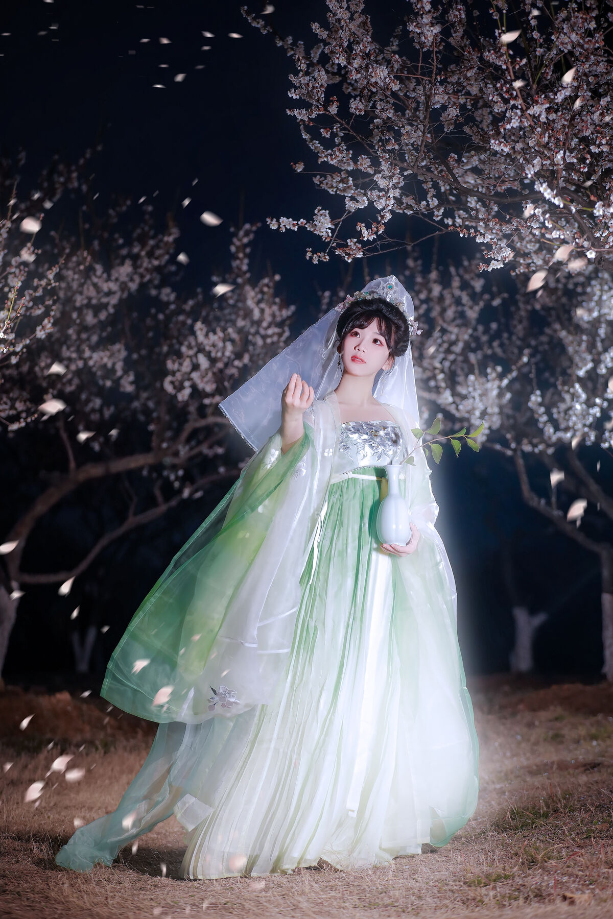 YiTuYu艺图语 Vol.8718 Zhou Zhou AY