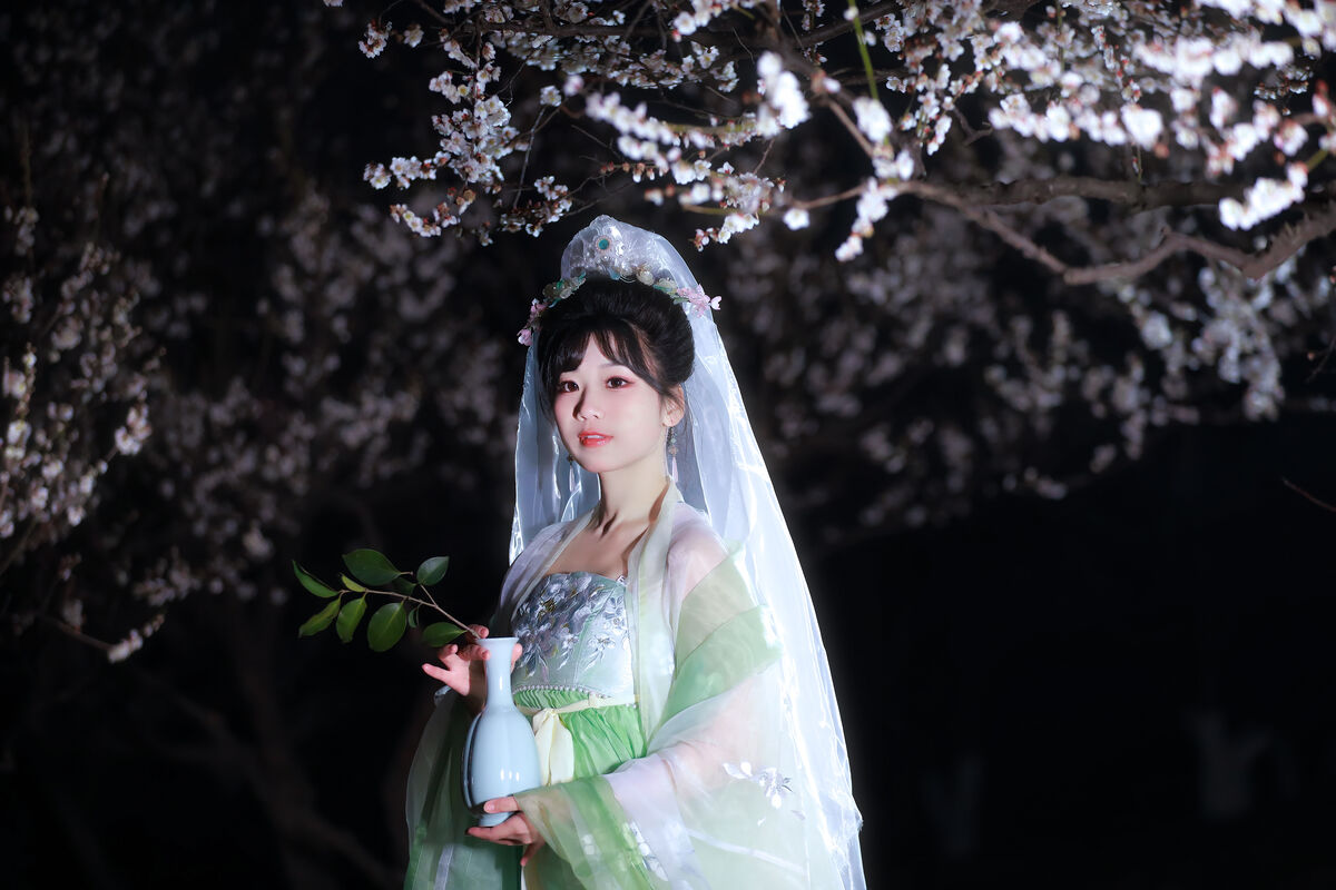 YiTuYu艺图语 Vol.8718 Zhou Zhou AY