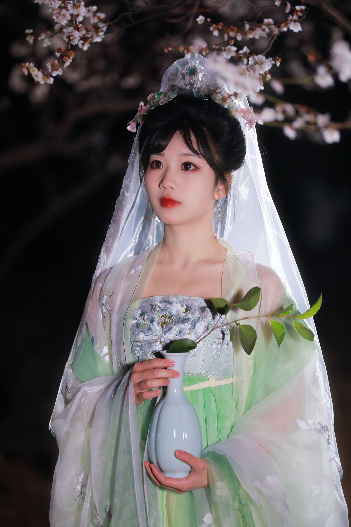 YiTuYu艺图语 Vol.8718 Zhou Zhou AY