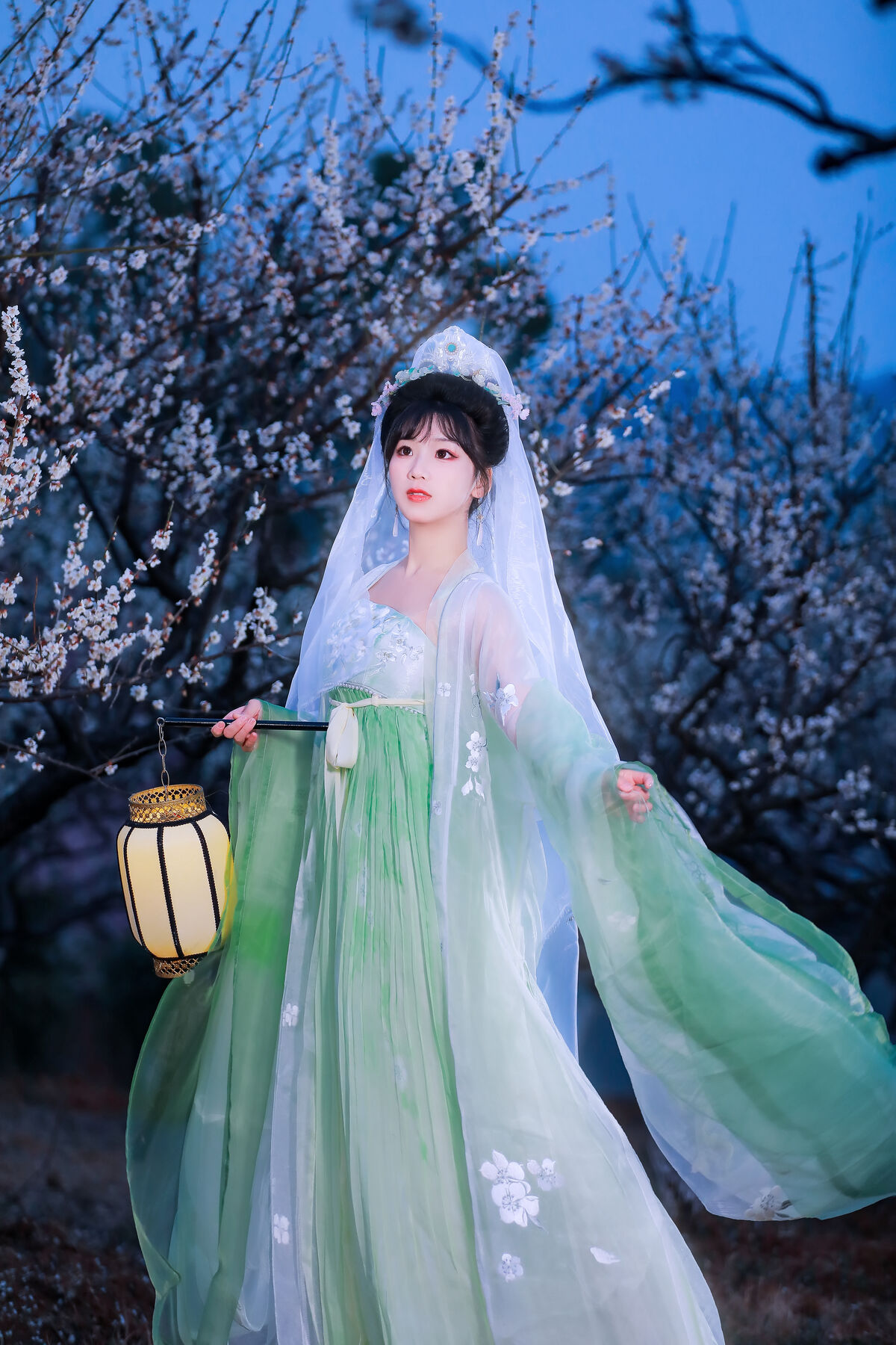 YiTuYu艺图语 Vol.8718 Zhou Zhou AY