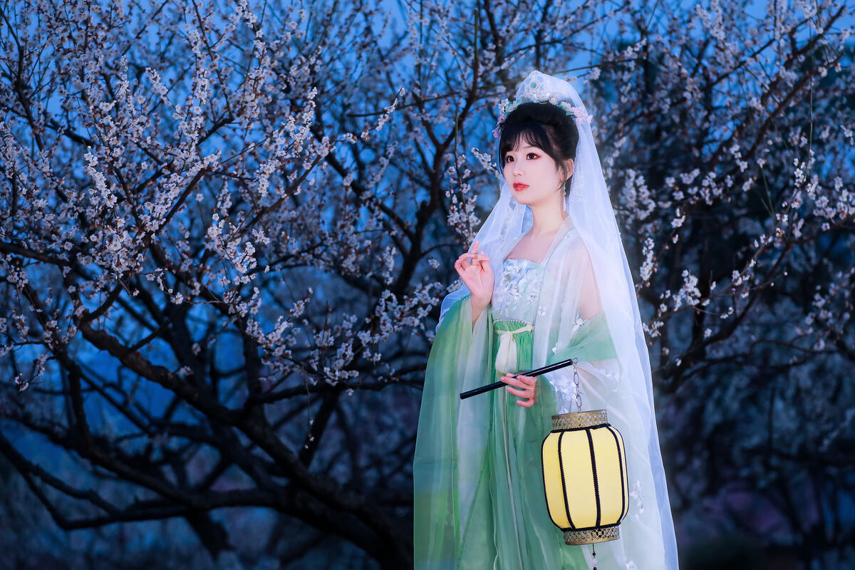 YiTuYu艺图语 Vol.8718 Zhou Zhou AY