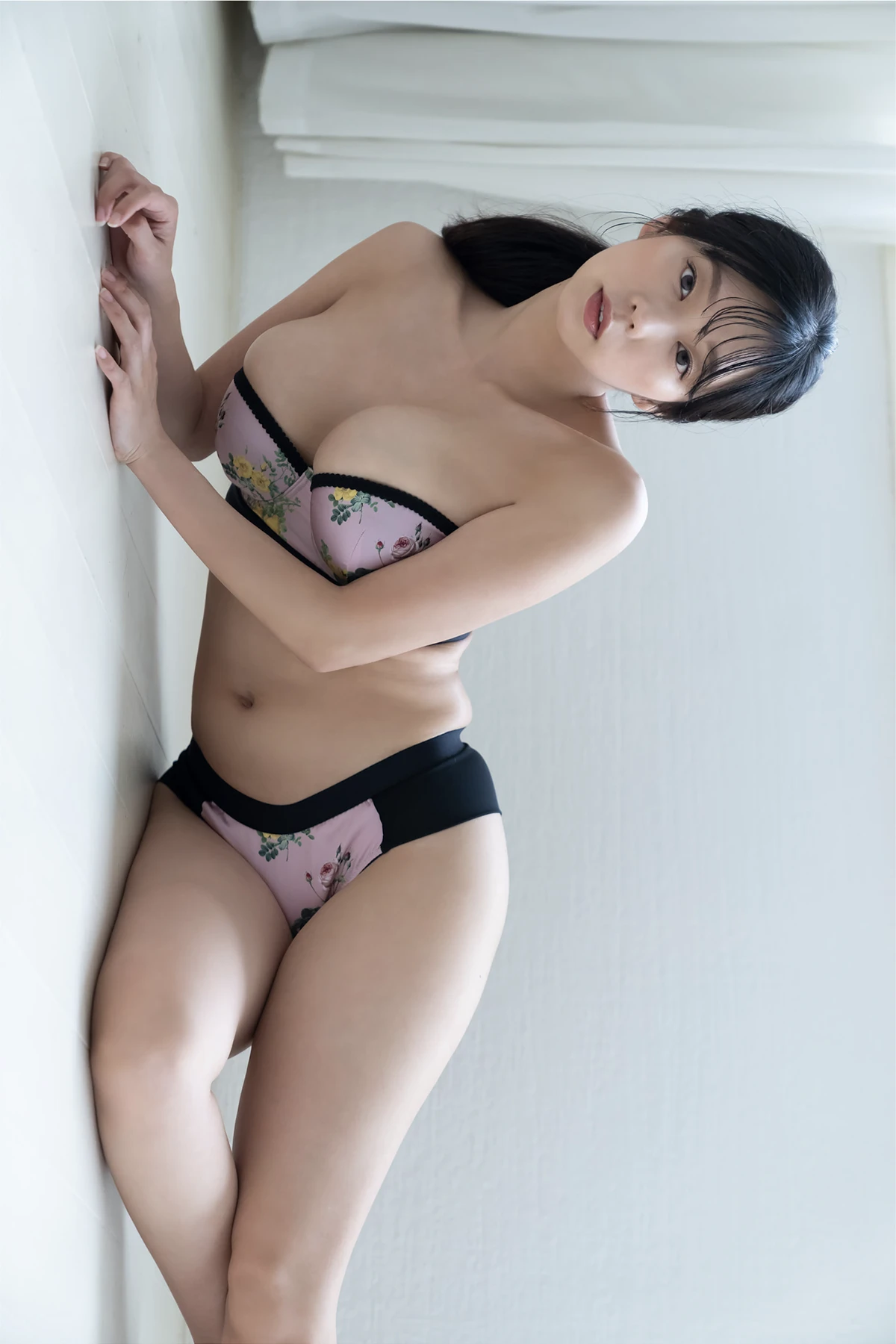 Hikaru Aoyama 青山ひかる, 週刊ポストデジタル写真集 『まんまる』 Set.01