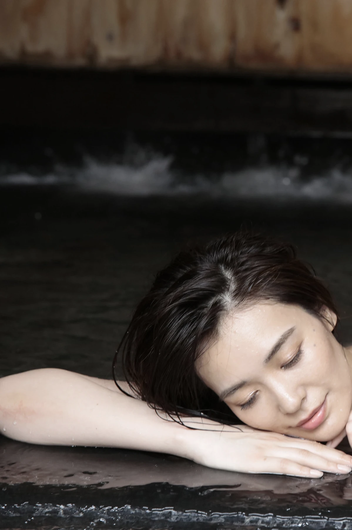 Chiaki Hiratsuka 平塚千瑛, 写真集 「CHIAKI完全未発表版」 Set.02