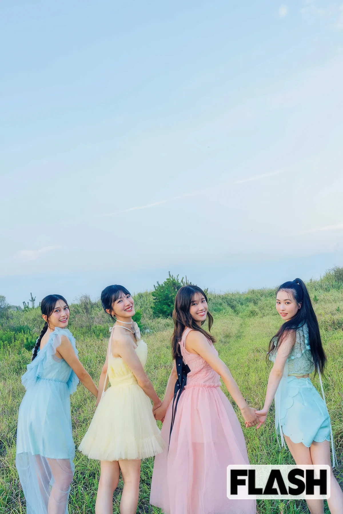 ミスFLASH 2026グランプリは板, FLASH 2025.12.23 (フラッシュ 2025年12月23日号)