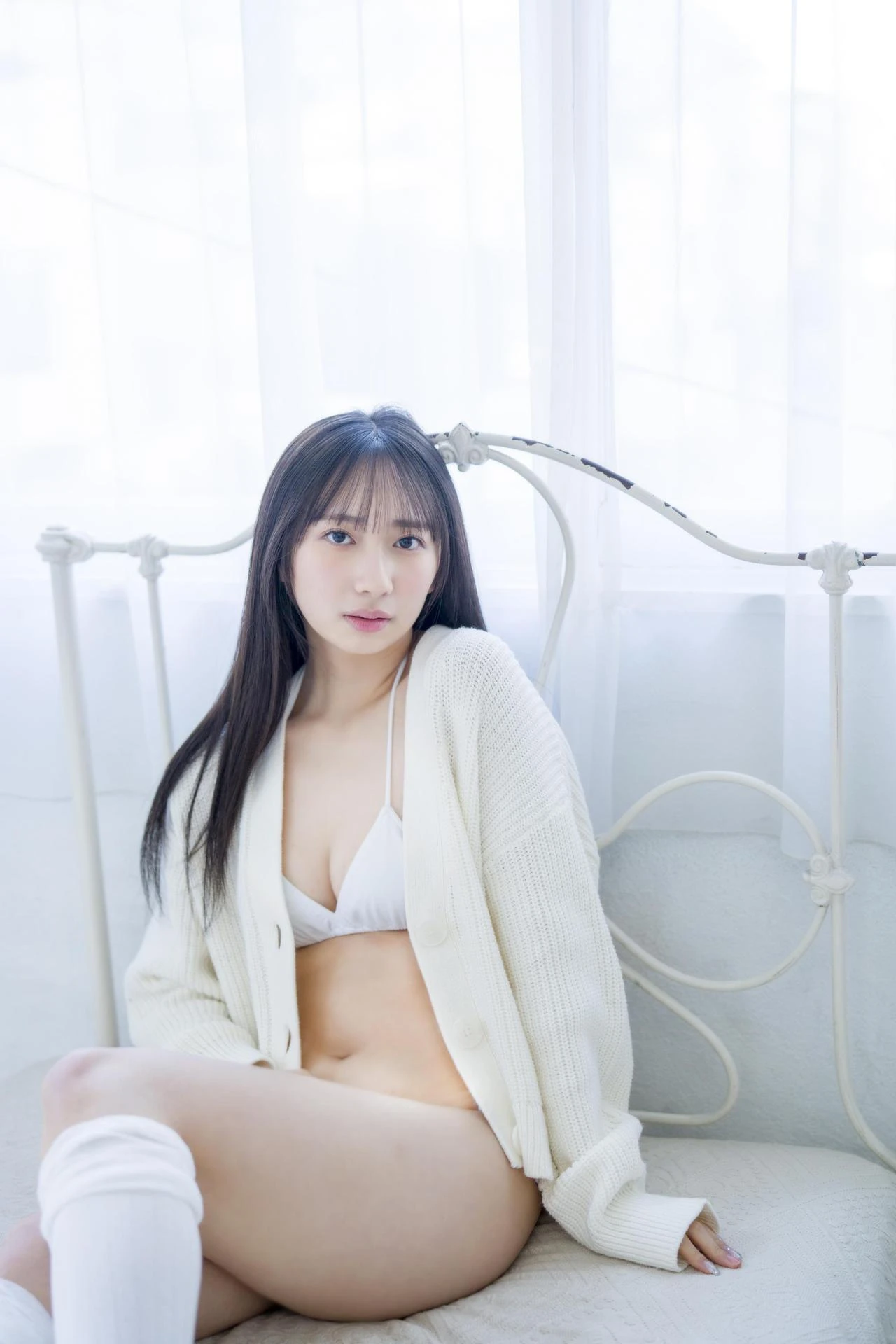 Noa Tani 谷乃愛, 写真集 「#谷の間〜真っ白な妖精アザーカット集〜」 Set.03