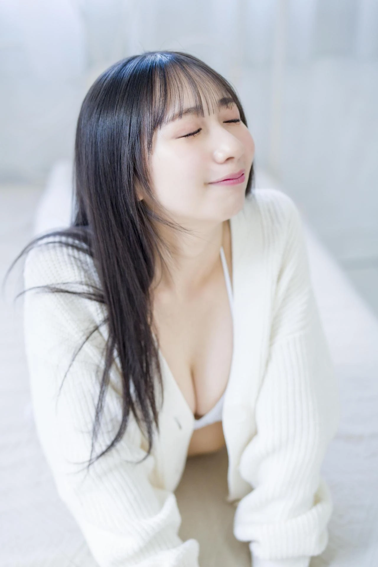 Noa Tani 谷乃愛, 写真集 「#谷の間〜真っ白な妖精アザーカット集〜」 Set.03