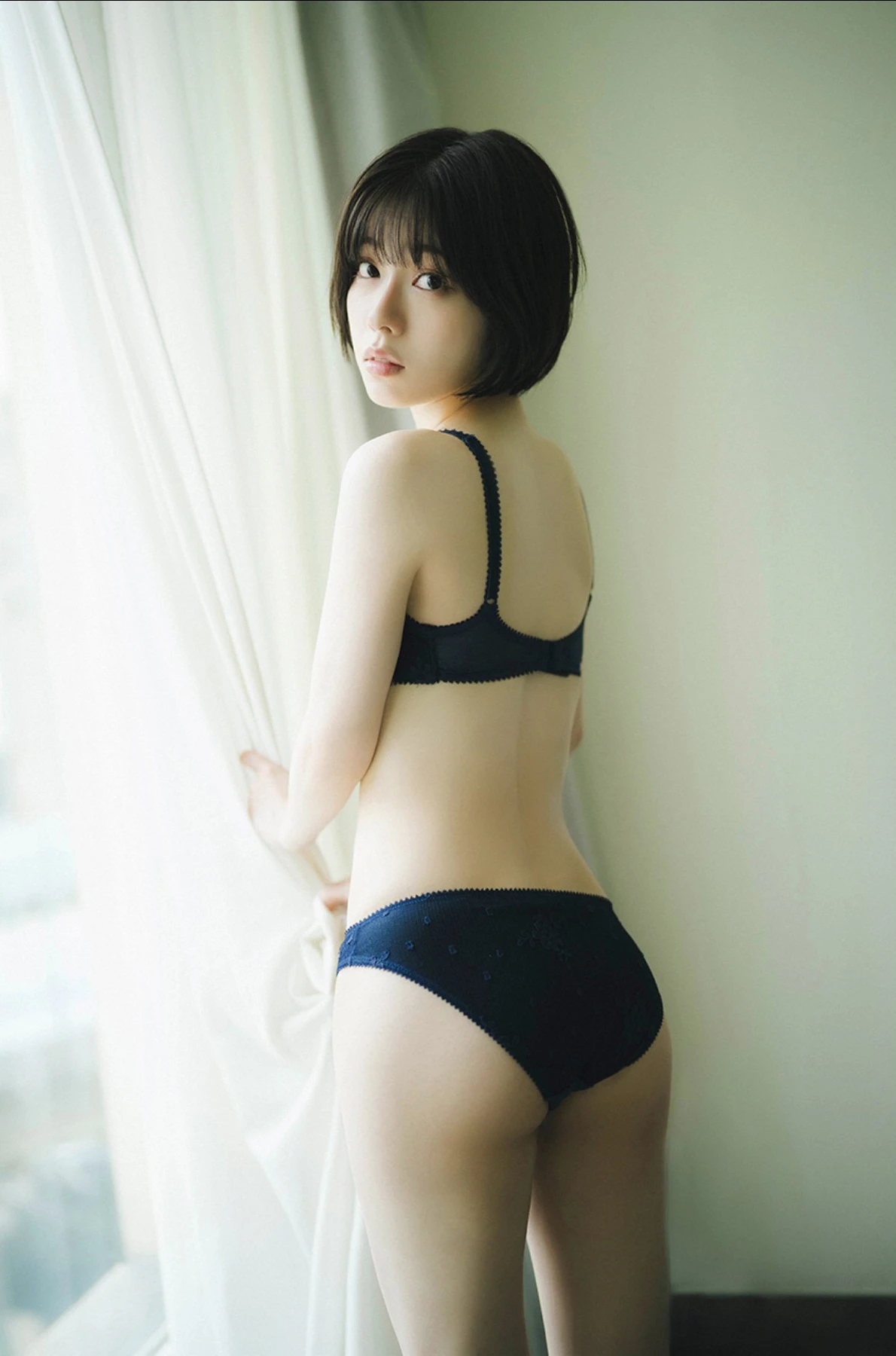 Karin Isobe 礒部花凜, 週プレ＋Special No.342 「かりんとりっぷ」 Set.04