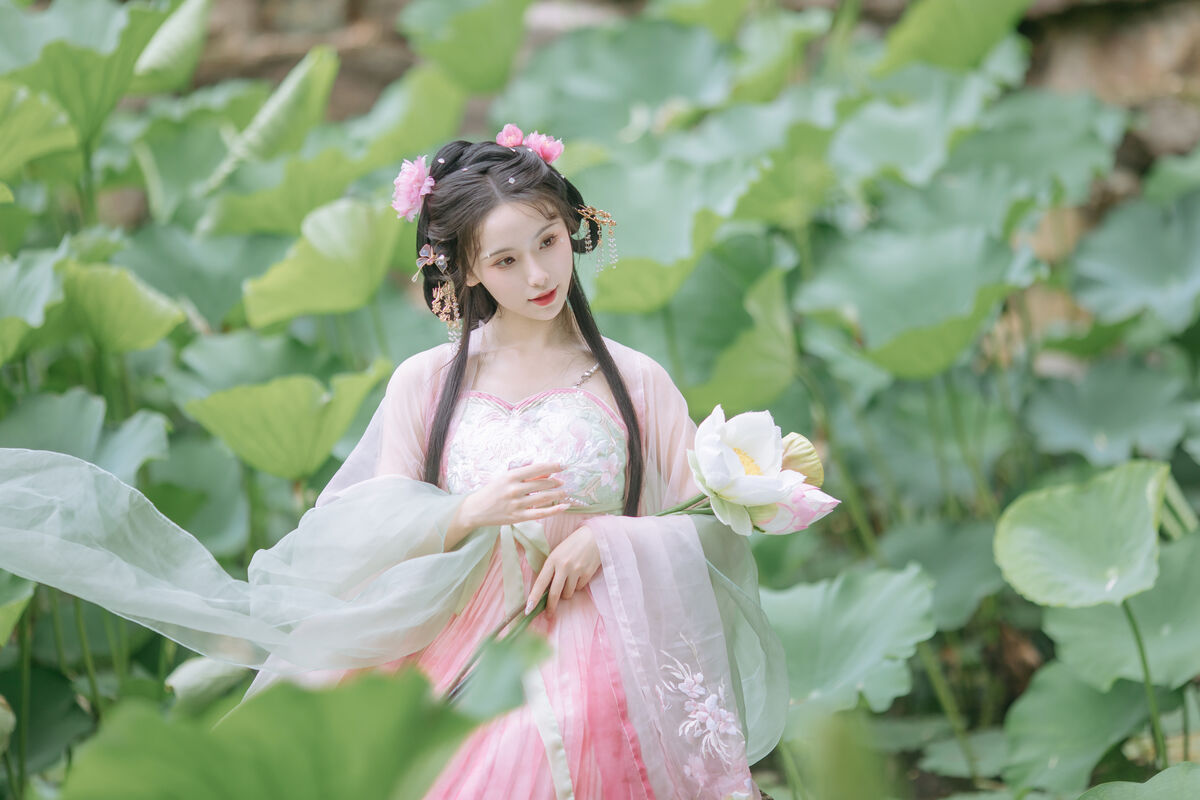 YiTuYu艺图语 Vol.8804 Yi Ming