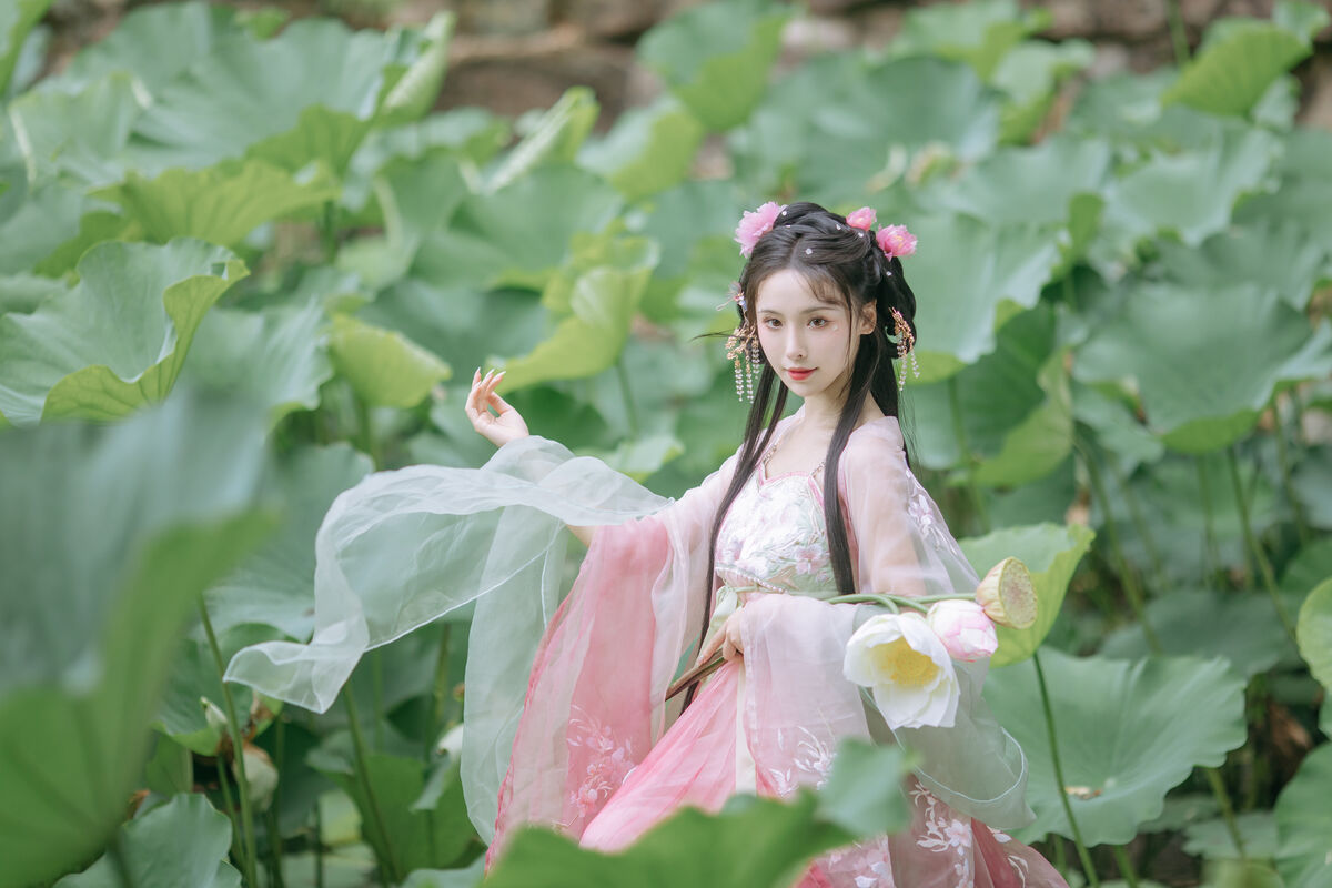 YiTuYu艺图语 Vol.8804 Yi Ming