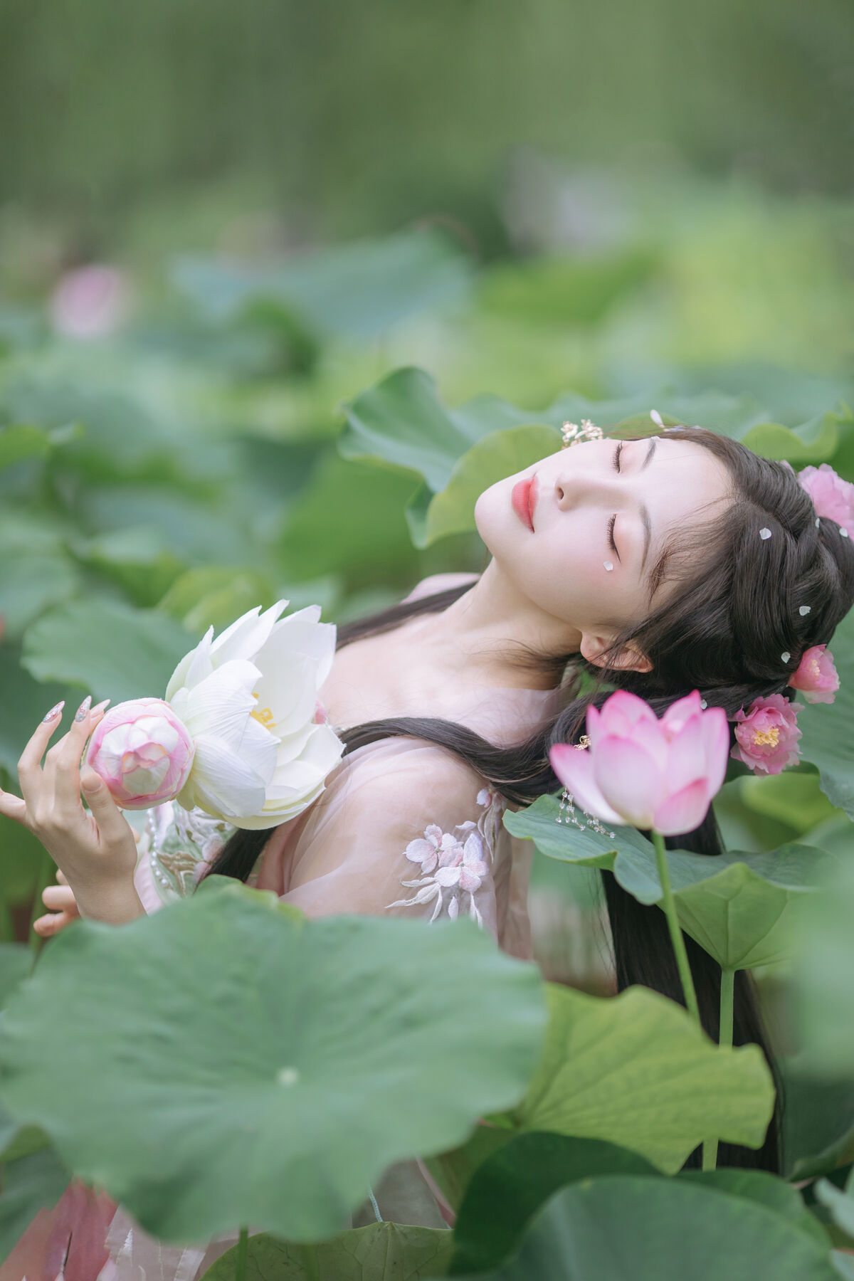 YiTuYu艺图语 Vol.8804 Yi Ming