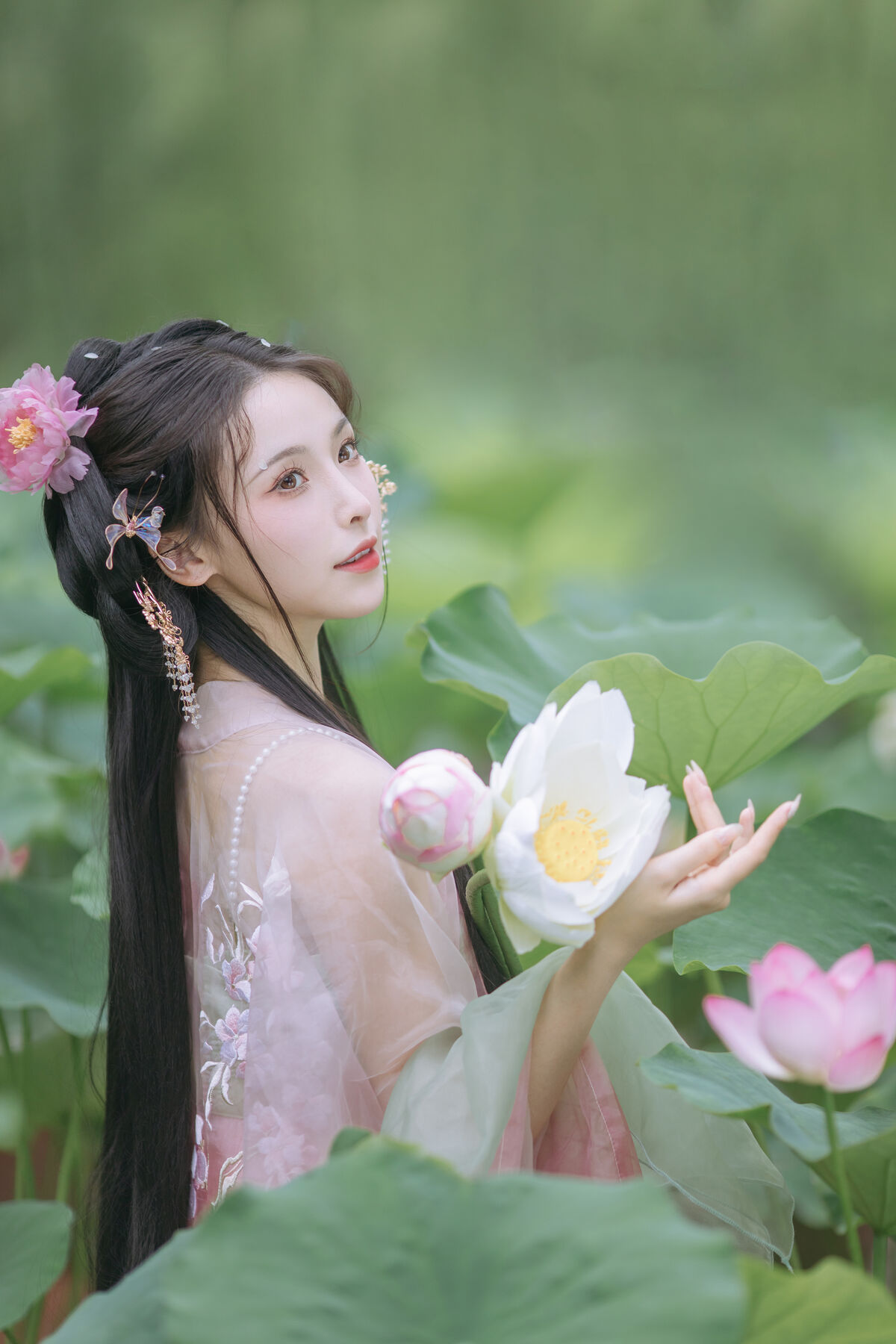 YiTuYu艺图语 Vol.8804 Yi Ming