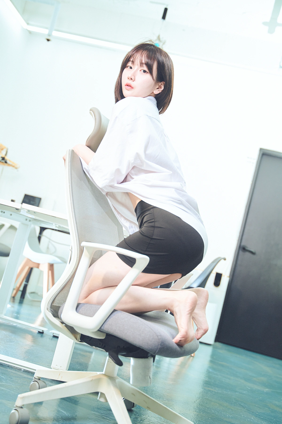 YeonJju 유연주, Photobook 「Office Final」 Set.01