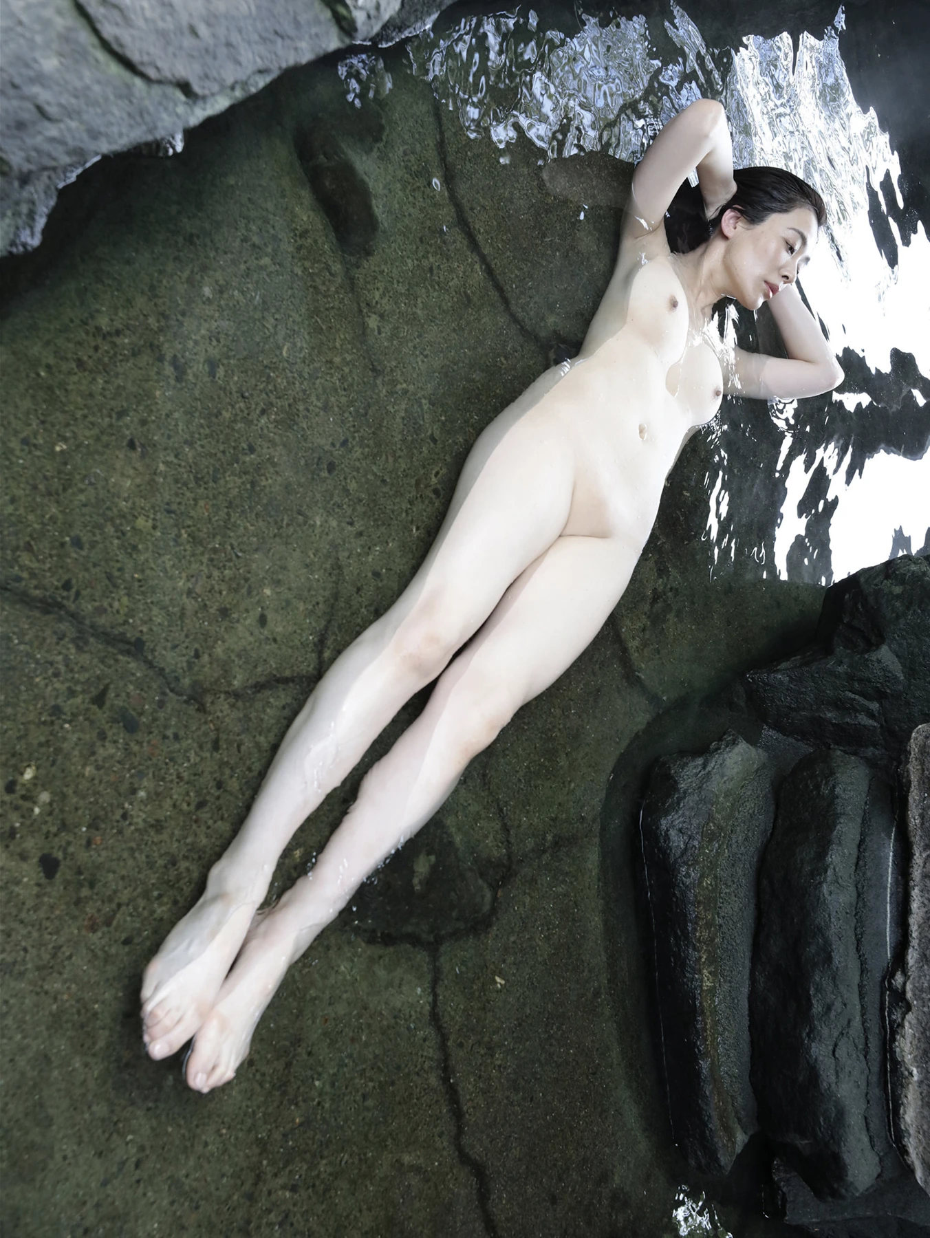 Chiaki Hiratsuka 平塚千瑛, 写真集 「CHIAKI完全未発表版」 Set.01