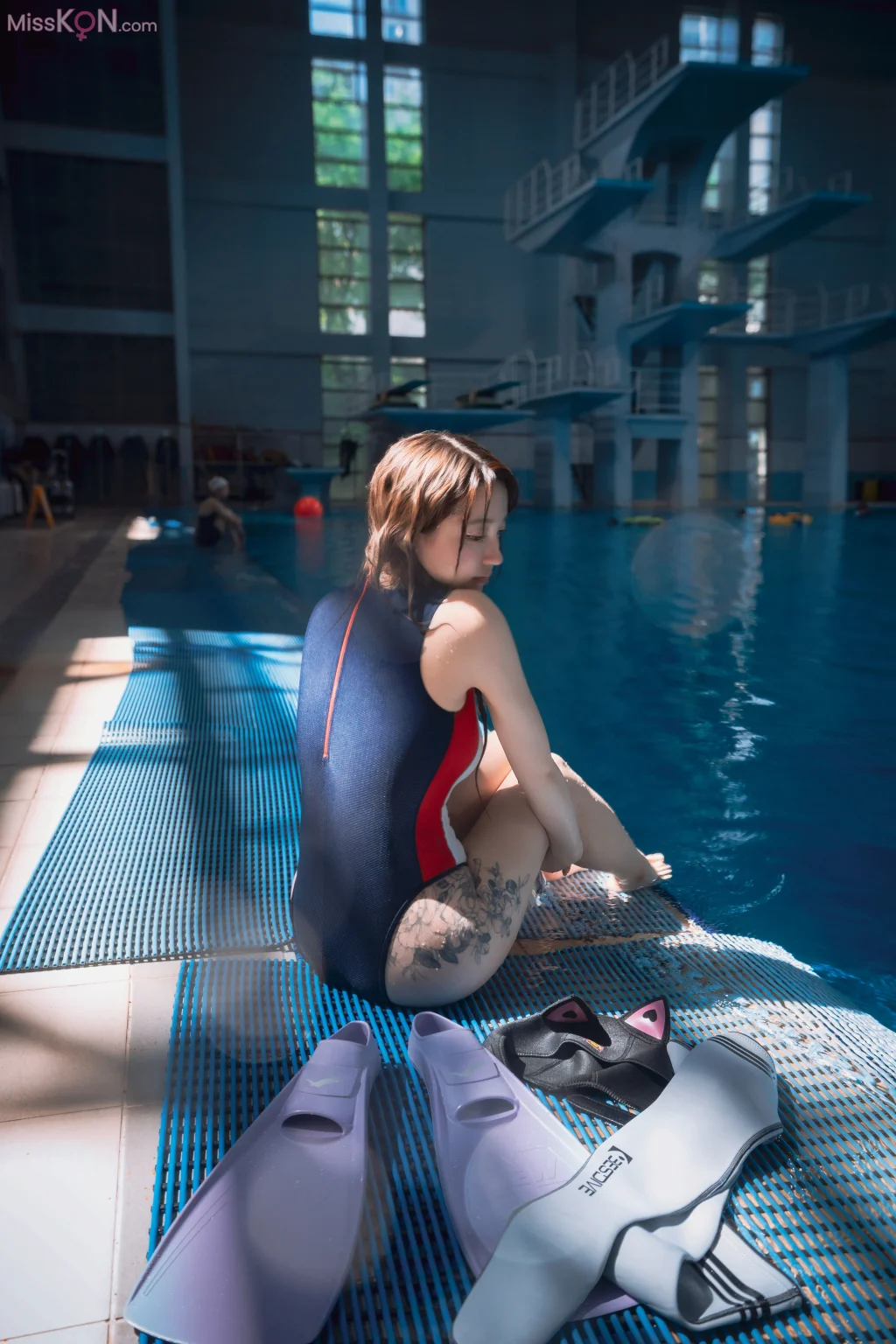 DJAWA Photo_ Son Ye-Eun (손예은) – Swimming Lessons Underwater