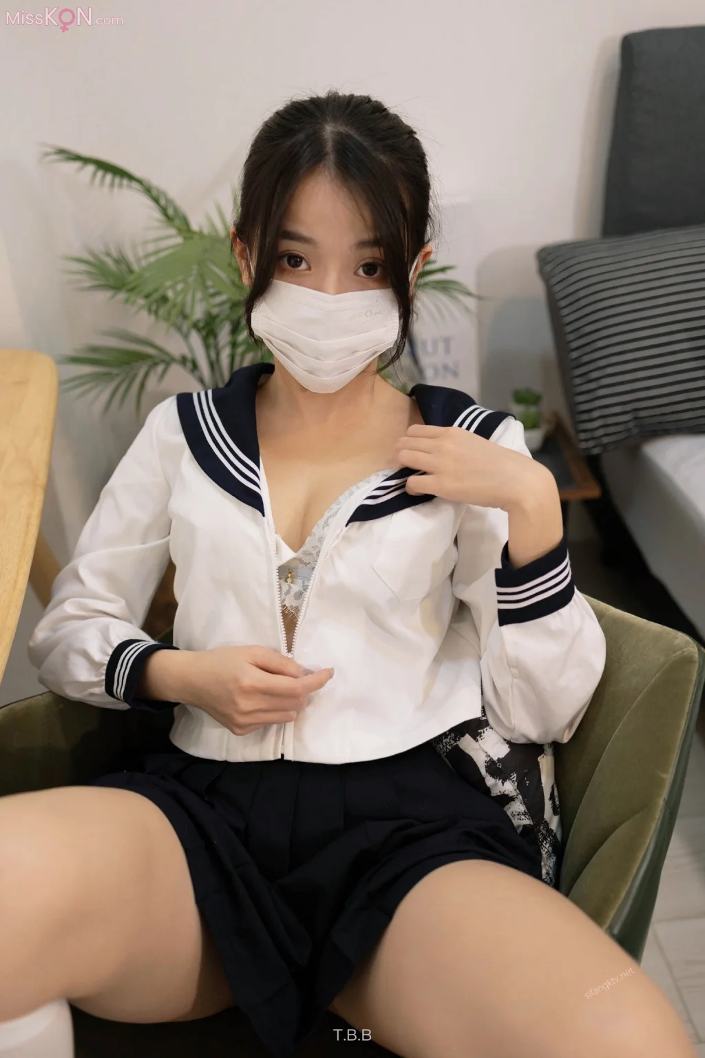 [ED Mosaic] 上学忘记穿内裤的清纯学妹