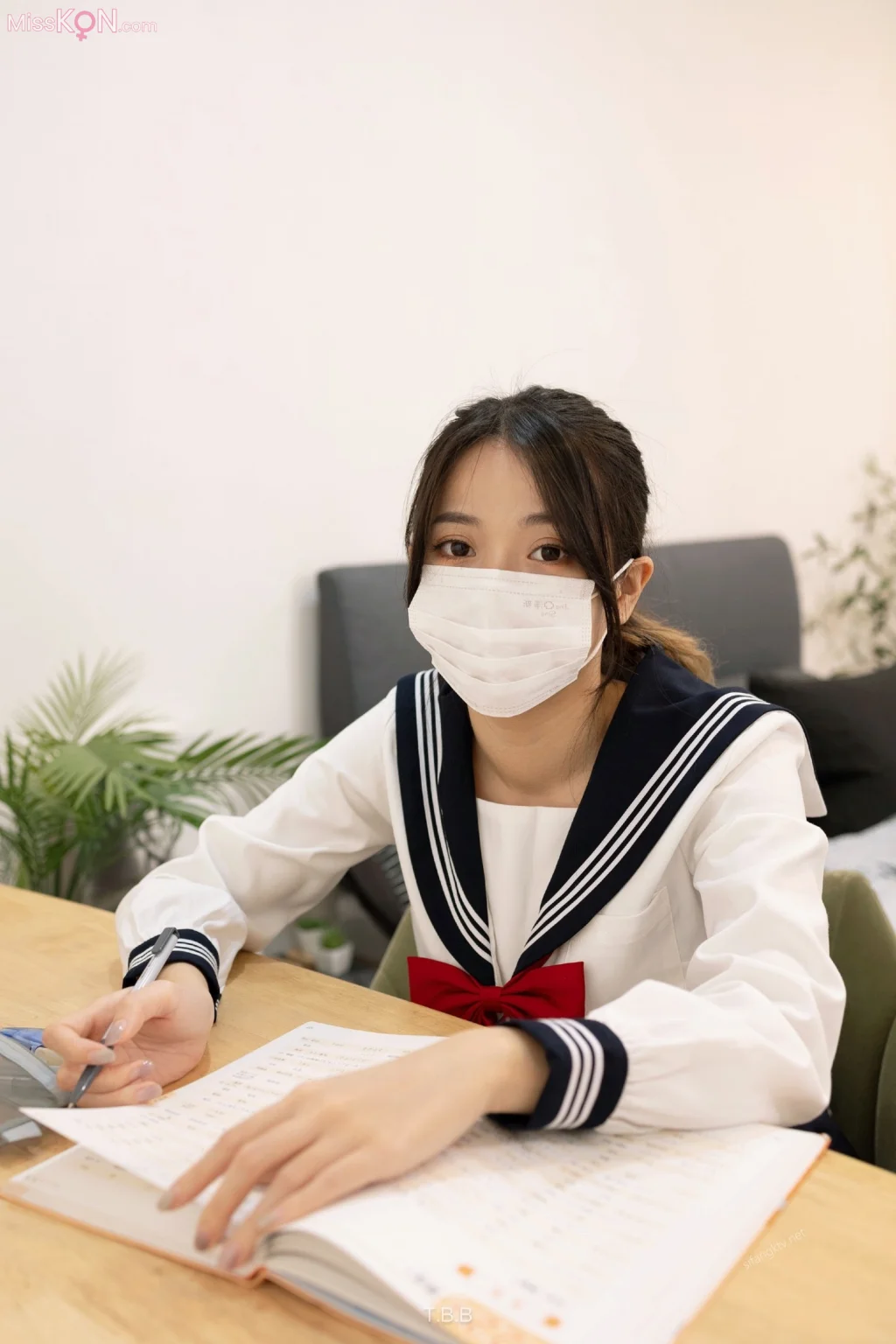 [ED Mosaic] 上学忘记穿内裤的清纯学妹