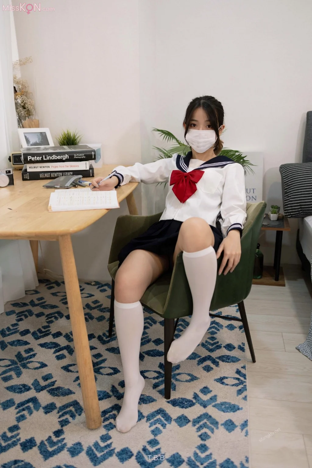 [ED Mosaic] 上学忘记穿内裤的清纯学妹