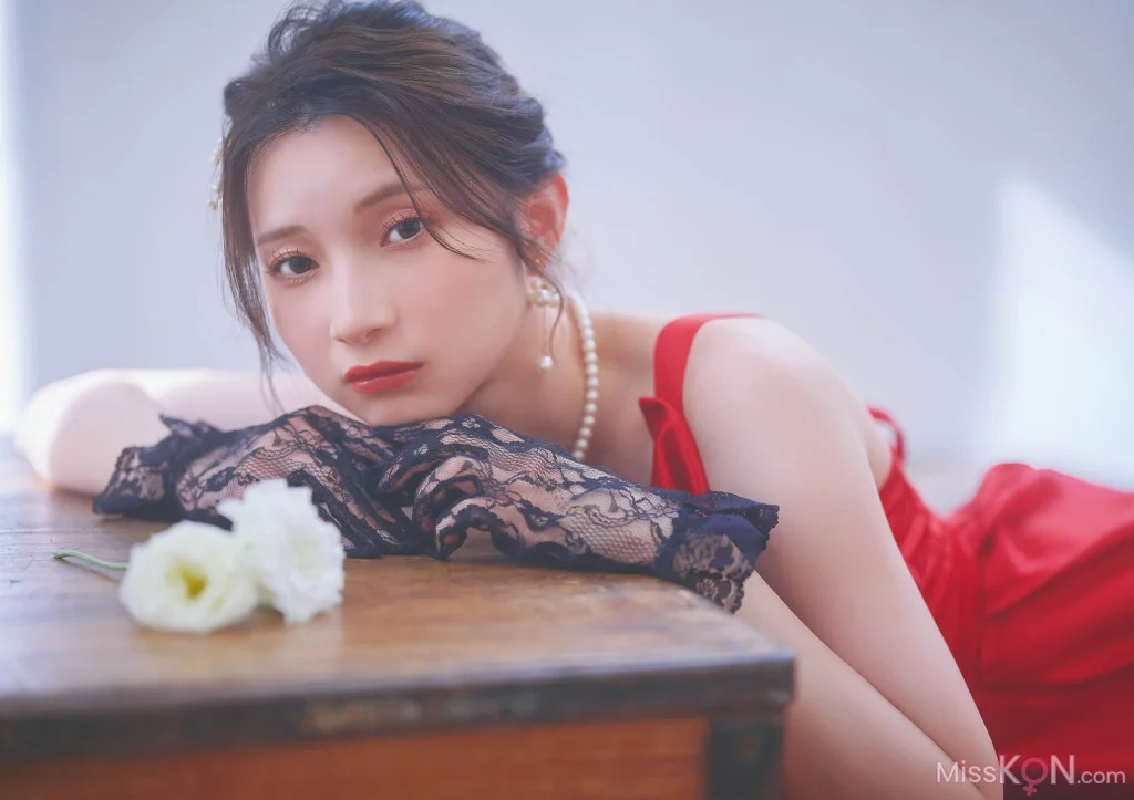 Honoka Kuroki (黒木ほの香)_ 2nd写真集 Move on