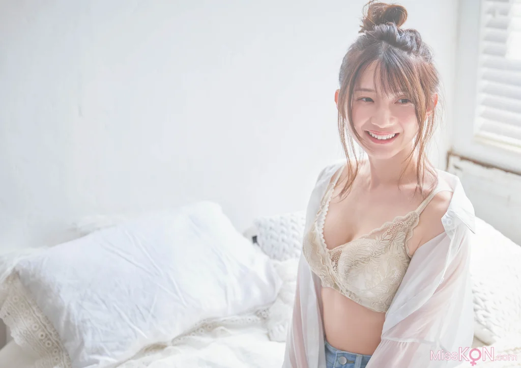 Honoka Kuroki (黒木ほの香)_ 2nd写真集 Move on