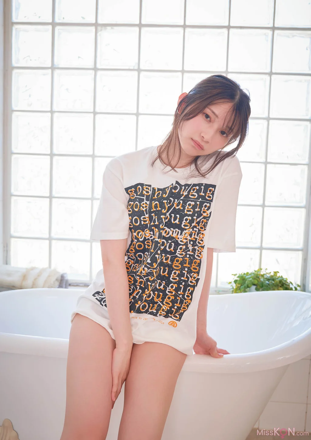 Honoka Kuroki (黒木ほの香)_ 2nd写真集 Move on