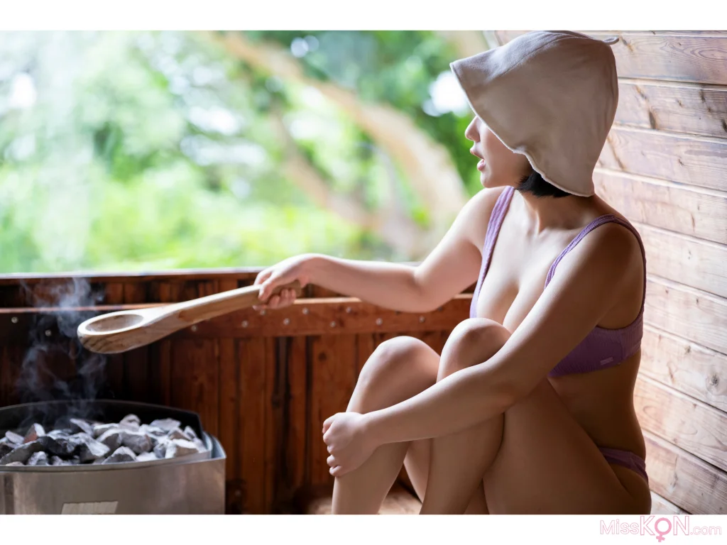 Miku Tanaka (田中美久)_ ヤングチャンピオンデジタル写真集「Sweet Escape」