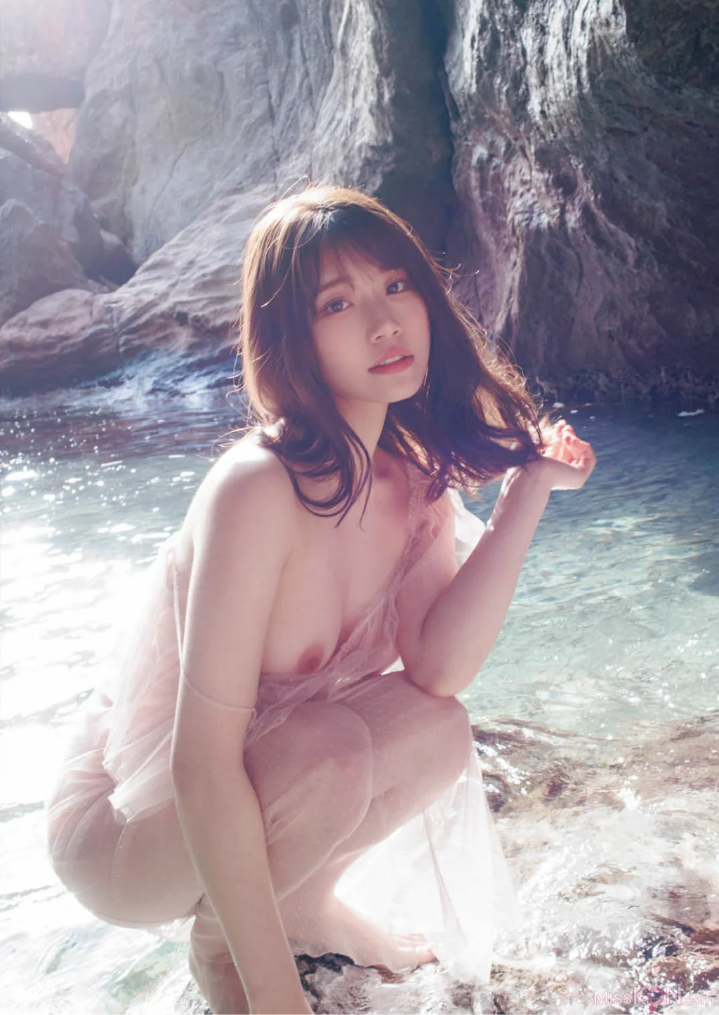 Saika Kawakita (河北彩伽)_ 写真集『うたかたの花』増ページ【デジタル特装版】