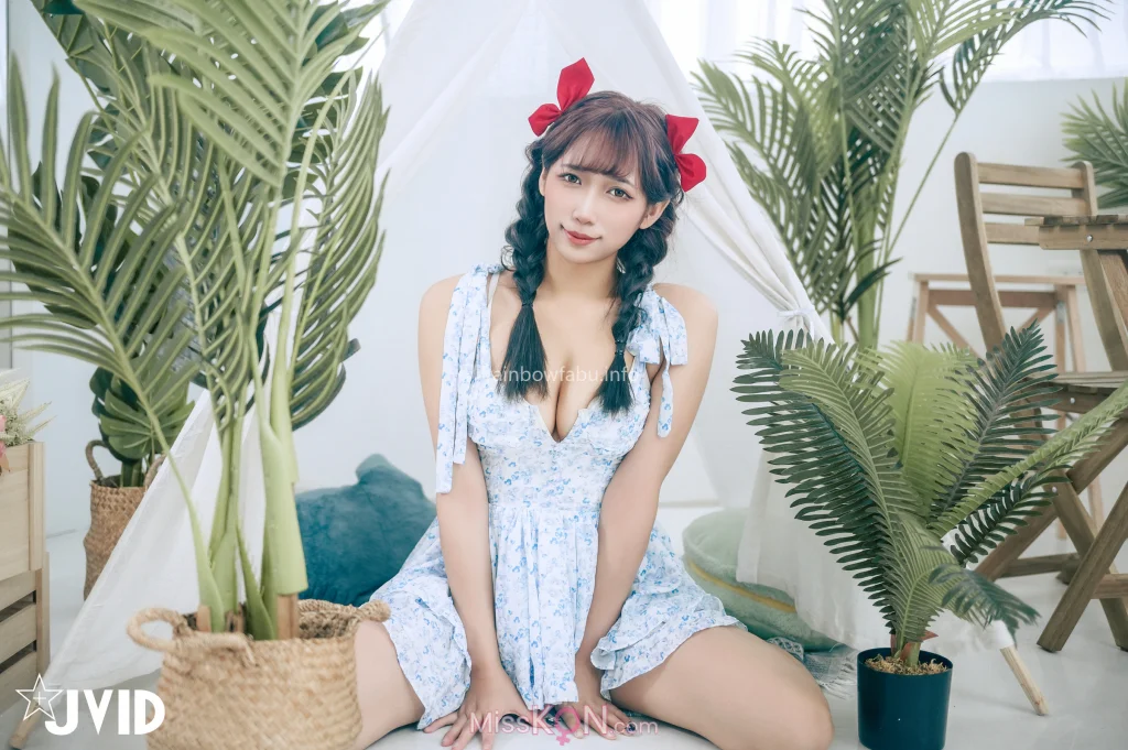 [JVID] 吳紫欣_ 戀愛感爆棚的野餐約會－紫欣❤️女友洋裝的肩帶滑下來了😳那乾脆就別穿了吧😍