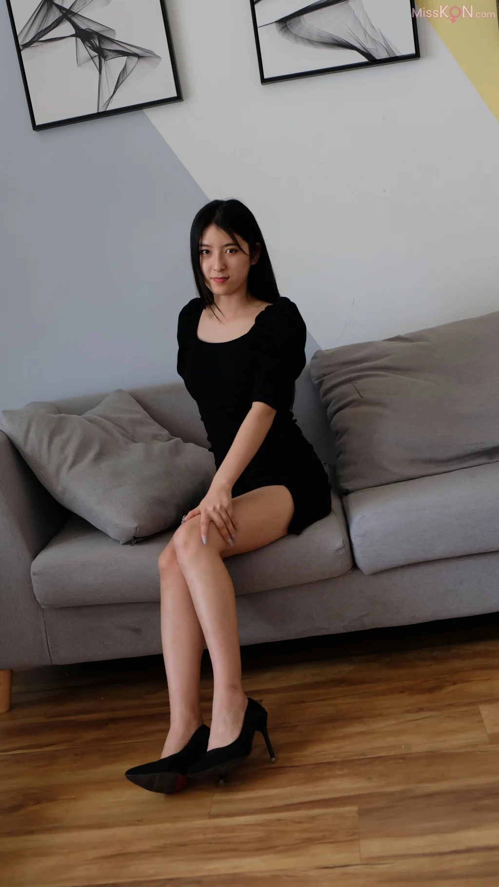 [Private Photoshoot] 何蕊_ 长腿御姐女神 全尺度私拍