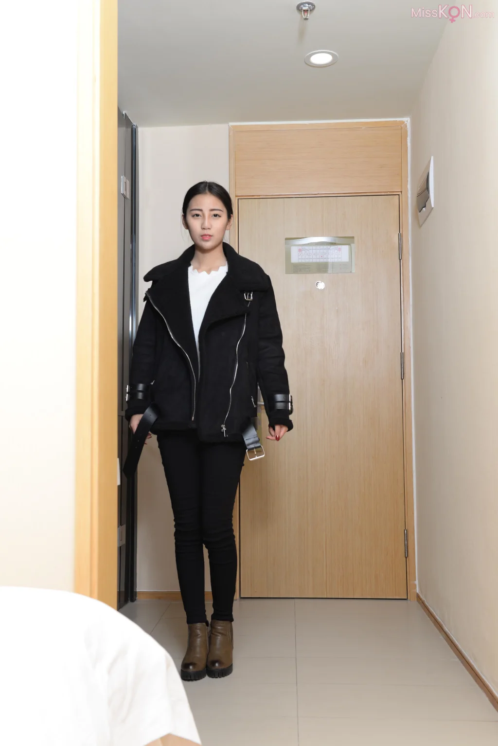 [Private Photoshoot] 唐婉_ 长腿纤腰学生妹 全尺度私拍