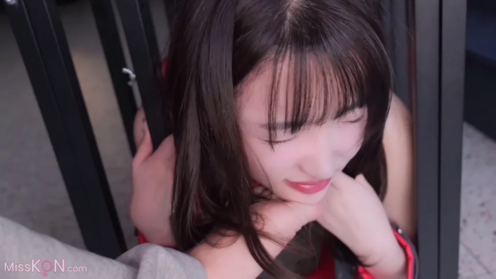 Son Ye-Eun (손예은)_ 레즈 크리스마스 함께 출연 설돌 로빈 슬이