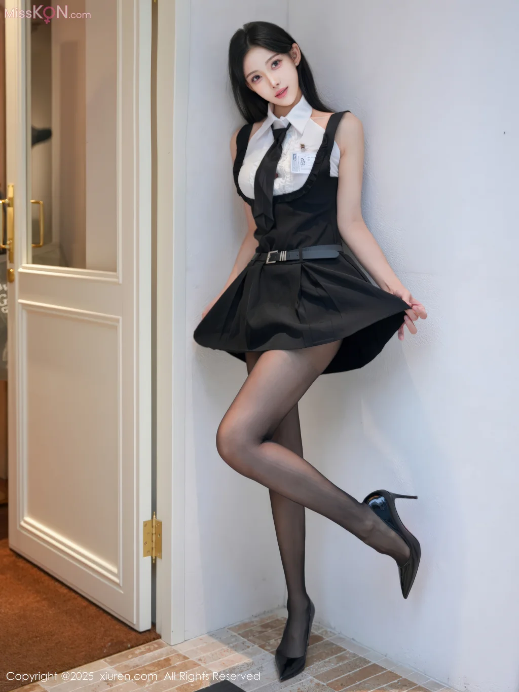 XIUREN No.11052_ 梨霜儿 & 金允希Yuki