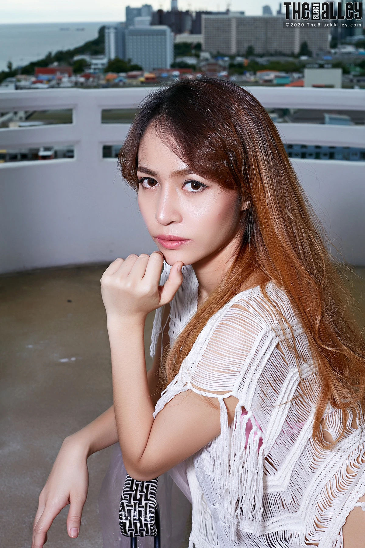 Eileen – The Black Alley Photobook Set.24